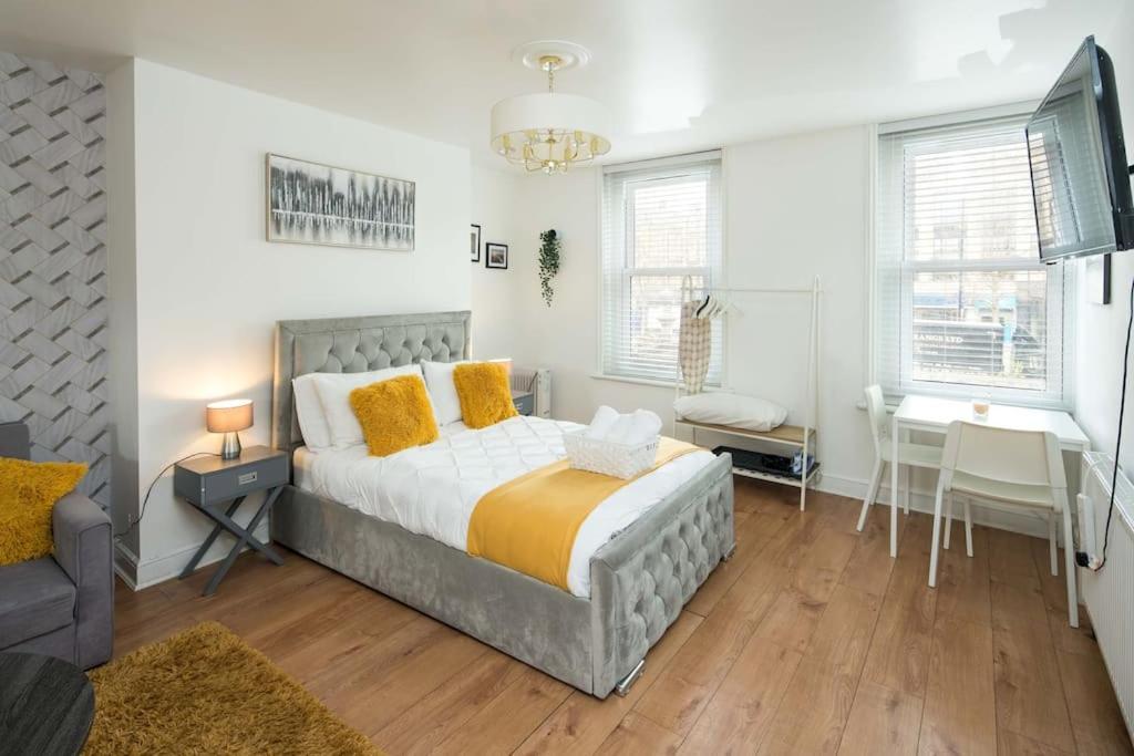 Spacious Studio For Up To 4! Sofa Bed Londres Extérieur photo