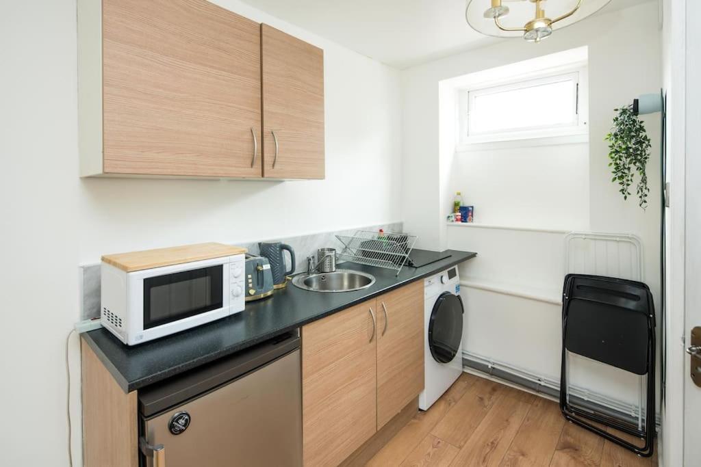 Spacious Studio For Up To 4! Sofa Bed Londres Extérieur photo