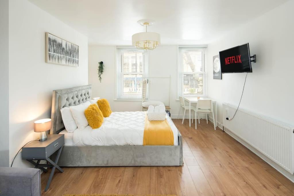 Spacious Studio For Up To 4! Sofa Bed Londres Extérieur photo